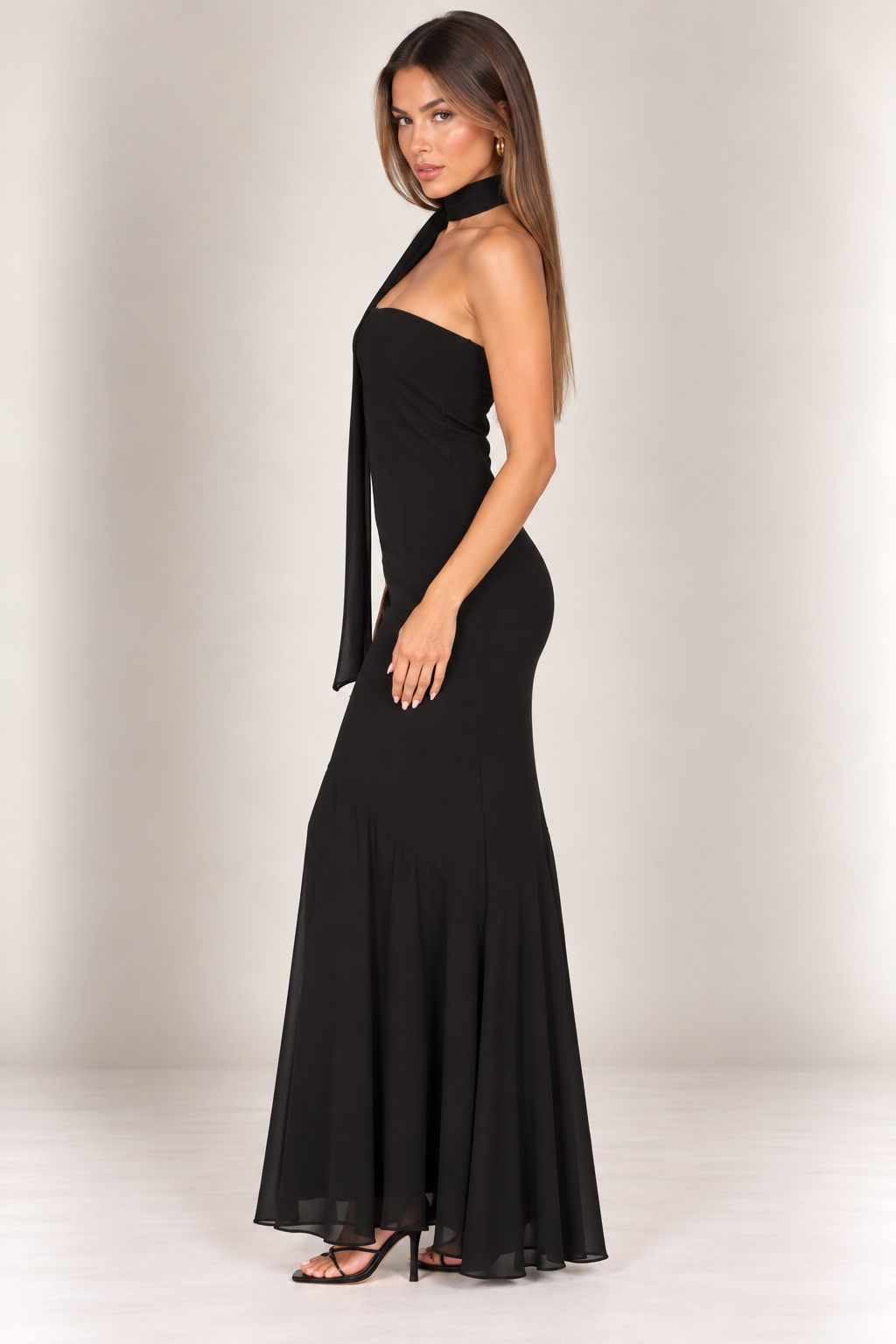 ZELIE STRAPPLES MAXI DRESS
