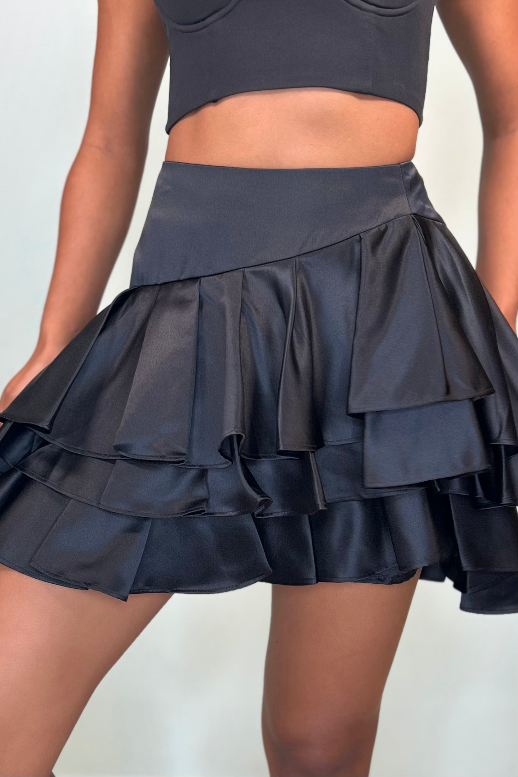 AILA RUFFLE SKORT