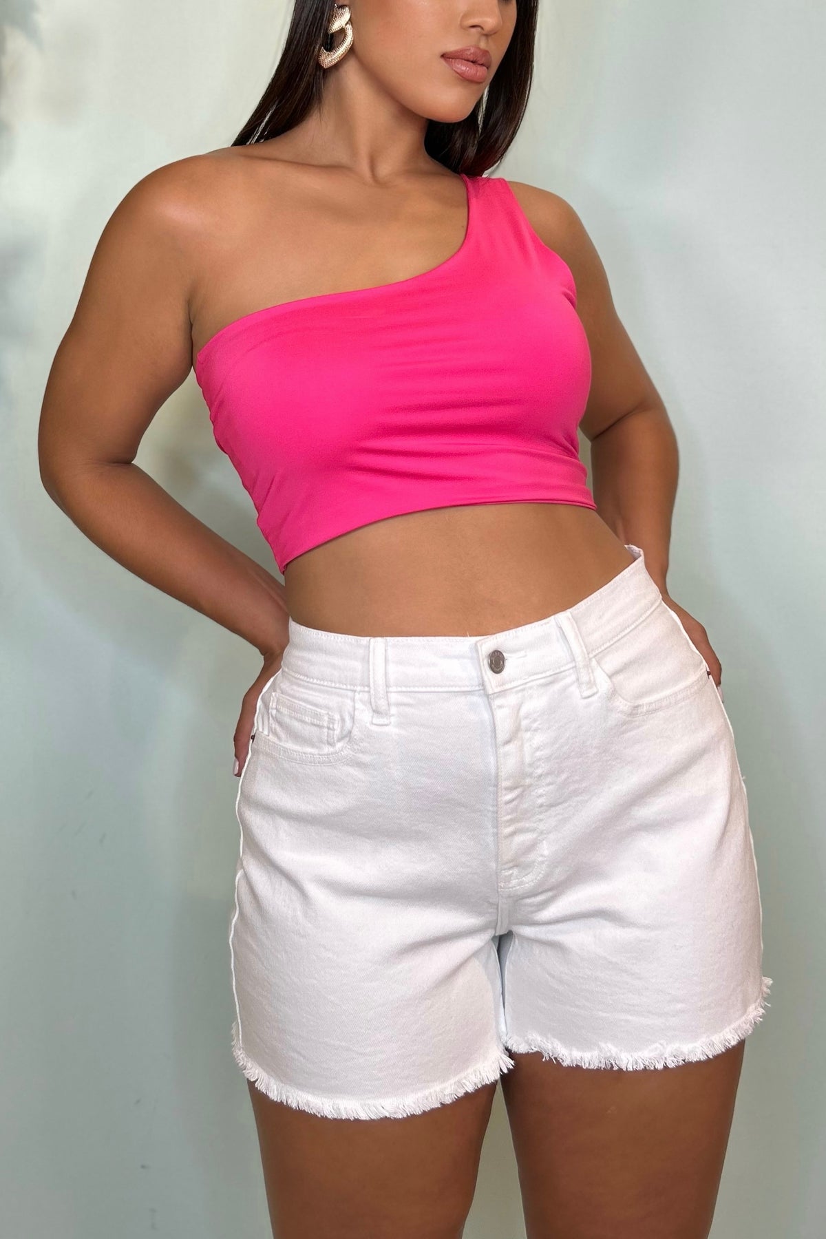 HIGH RISE MOM SHORT - WHITE