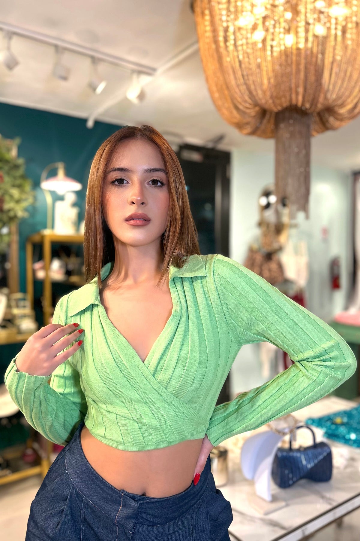 KIWI SEXY SWEATER