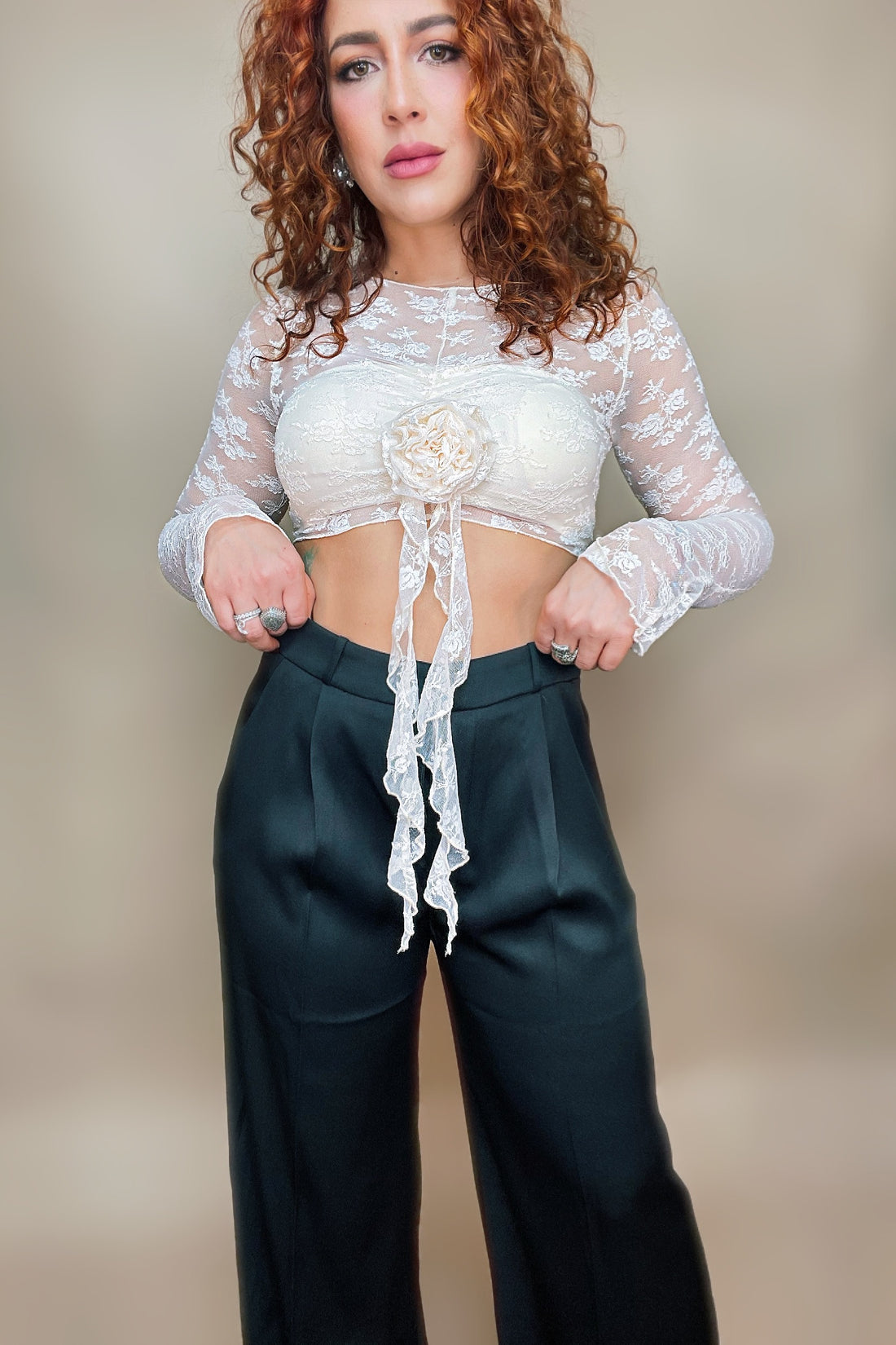 YAREN FLOWER LACE TOP