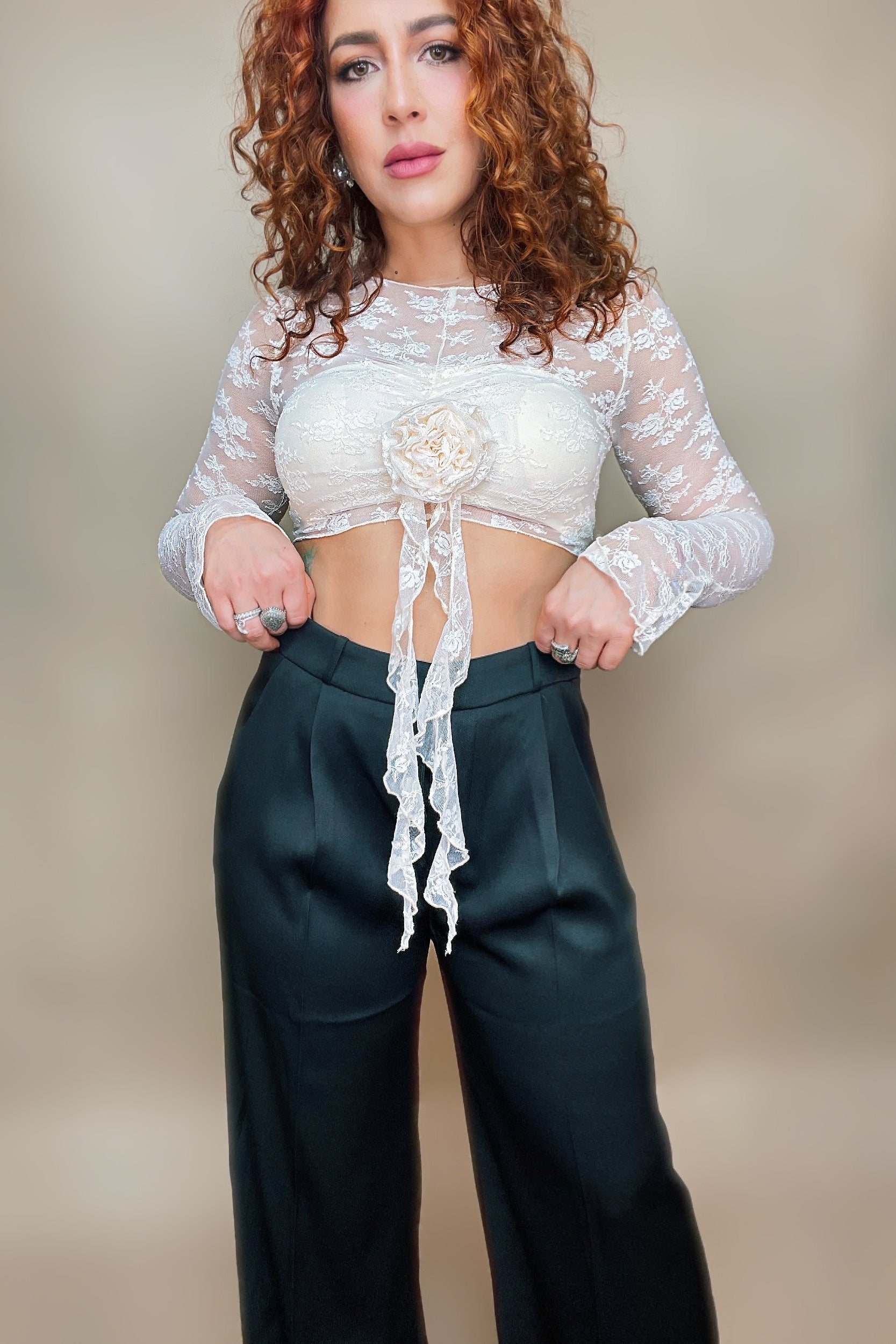 YAREN FLOWER LACE TOP
