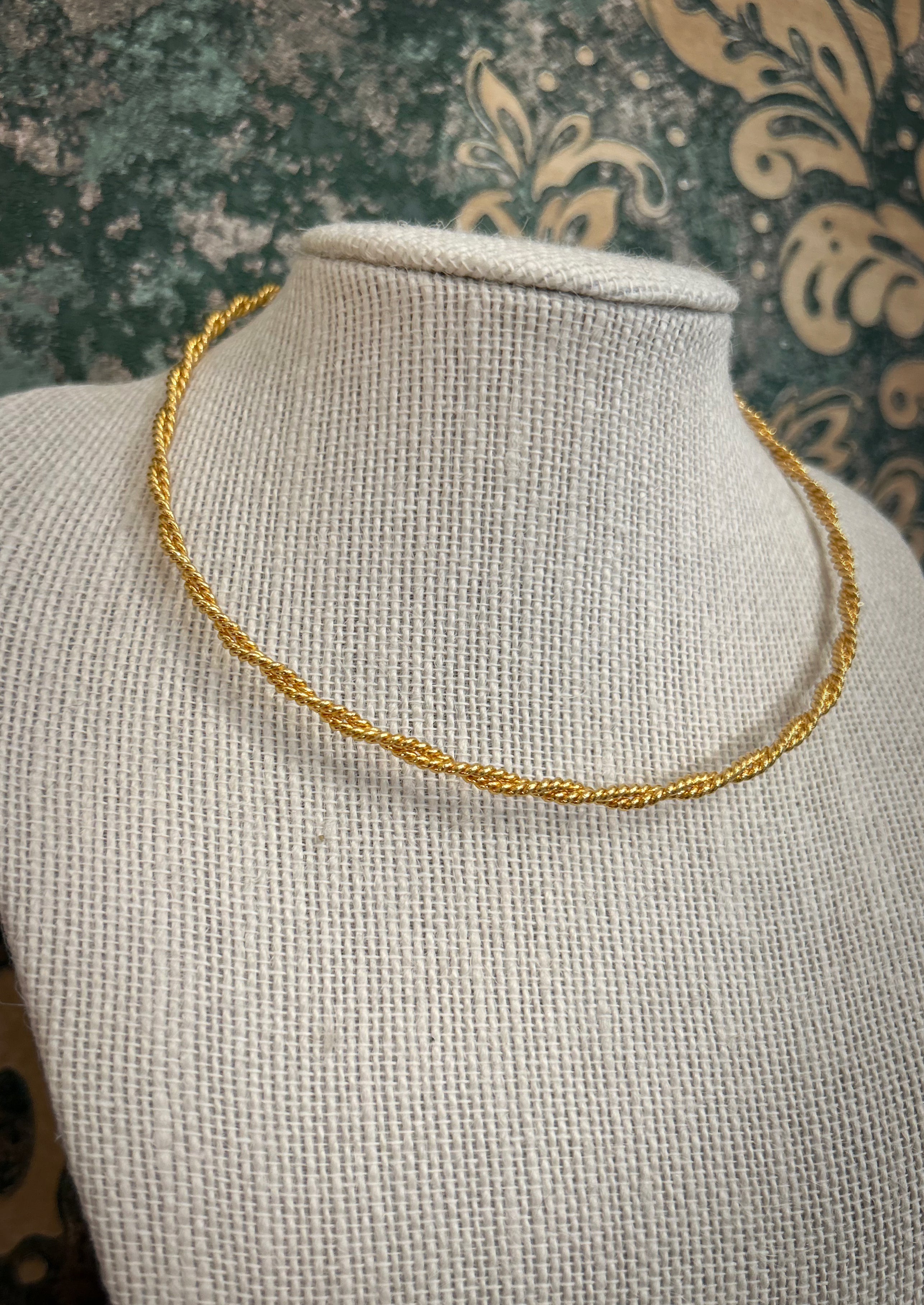 A-CHOCKER
